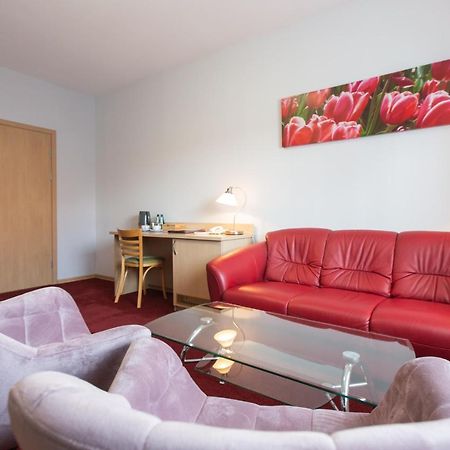 Hotel Labedy グリヴィツェ エクステリア 写真