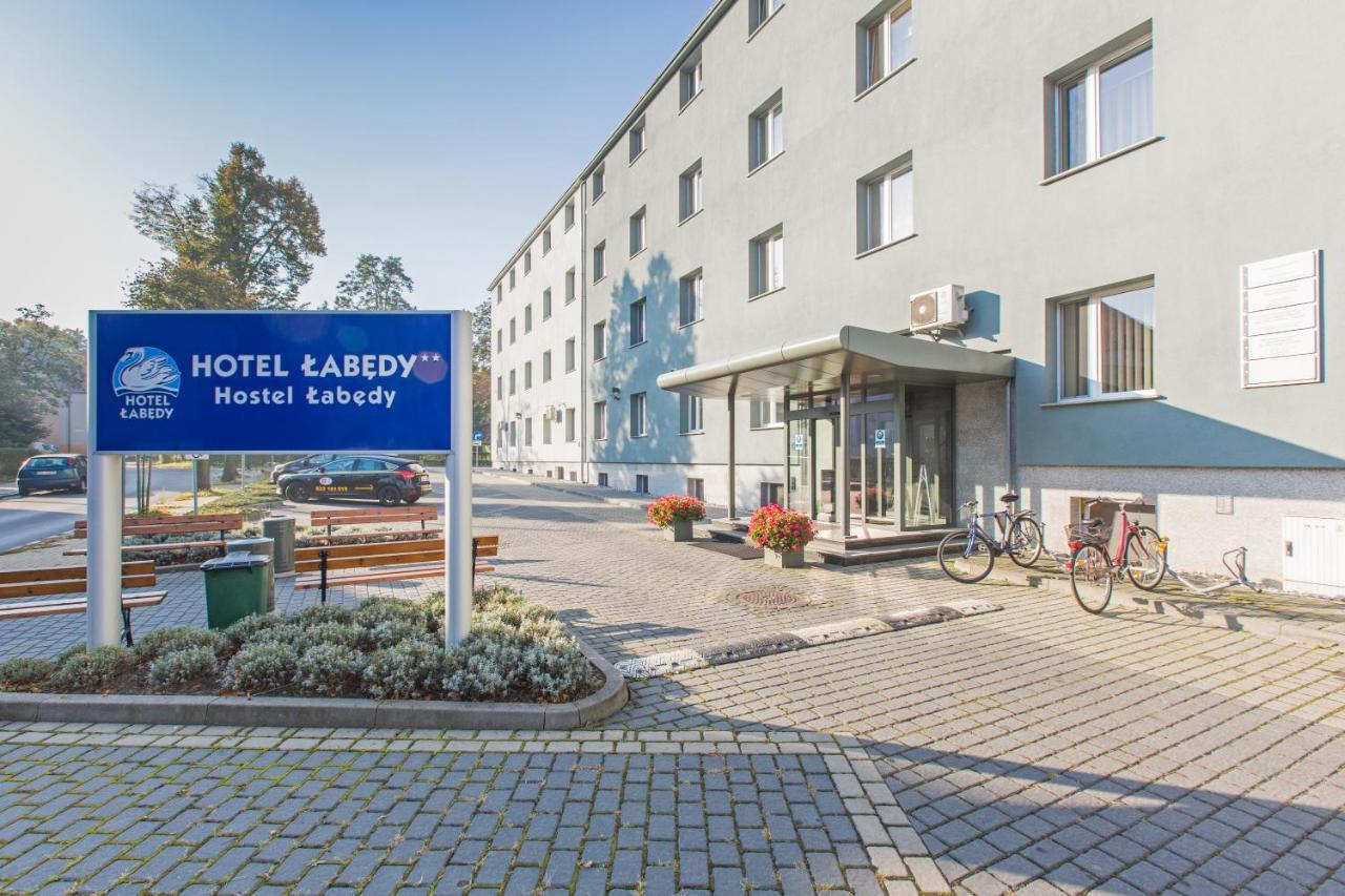 Hotel Labedy グリヴィツェ エクステリア 写真