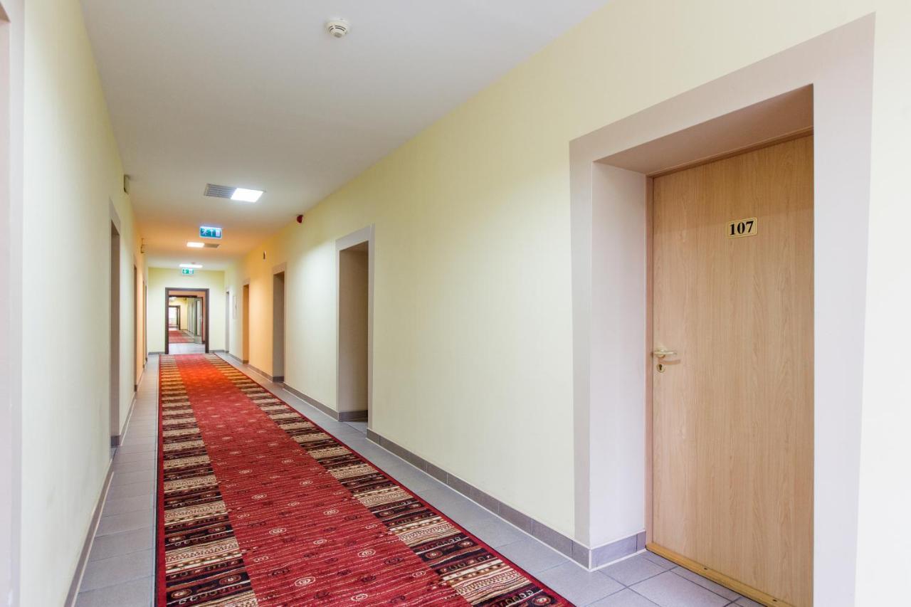 Hotel Labedy グリヴィツェ エクステリア 写真