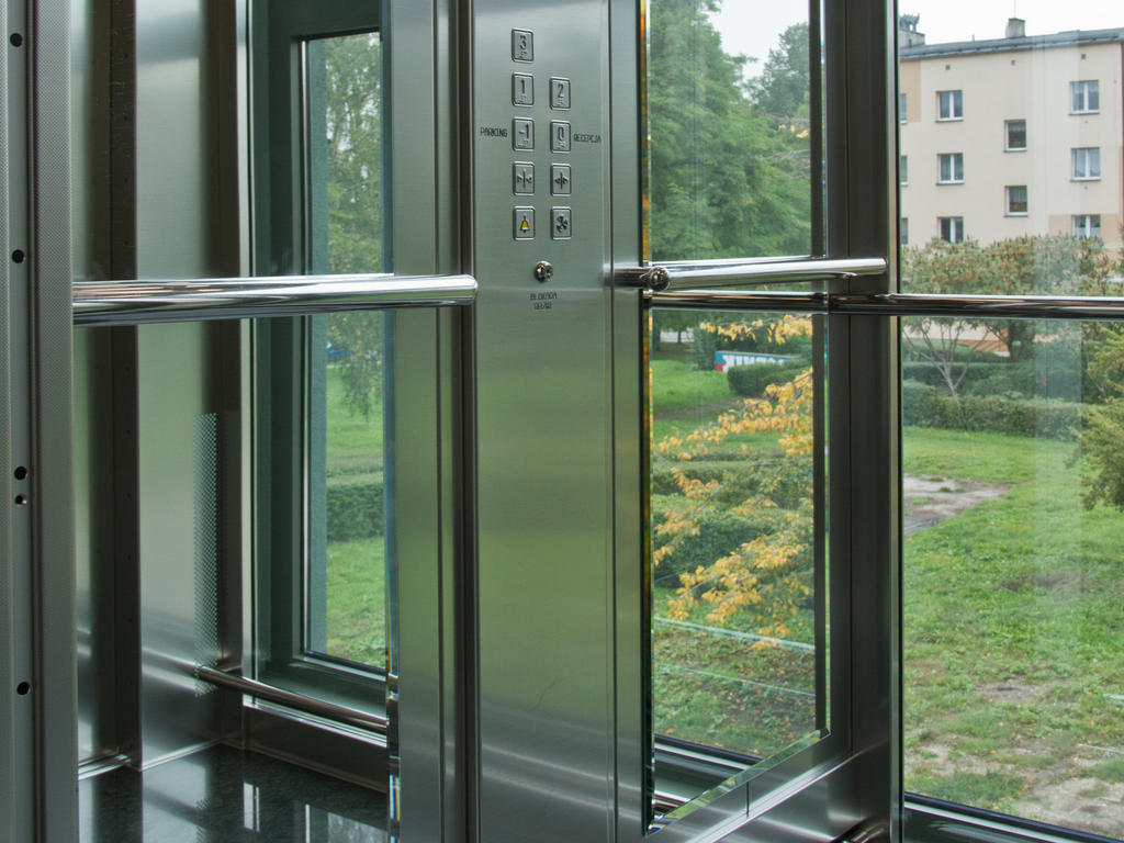 Hotel Labedy グリヴィツェ エクステリア 写真
